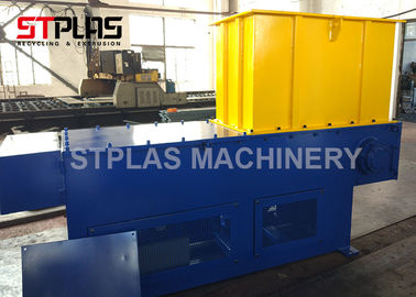 De enige Machine van de Schacht Plastic Ontvezelmachine/Chipper Machine voor de Rubberband van de HUISDIERENfles