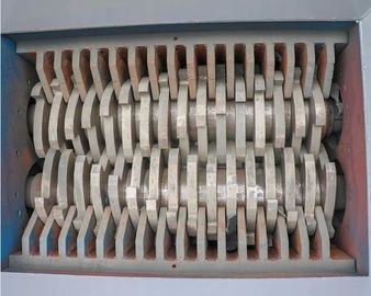 De duurzame Elektriciteit Plastic Machine van de Recyclingskorrel met Dubbele Schacht