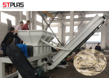 Houten Plastic Ontvezelmachinemachine/Dubbele SGS van de Machinece van de Schachtontvezelmachine Pas