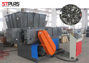 Plastic de Ontvezelmachinemachine van de afval Enige Schacht met D2, 15kw - 110kw-Macht