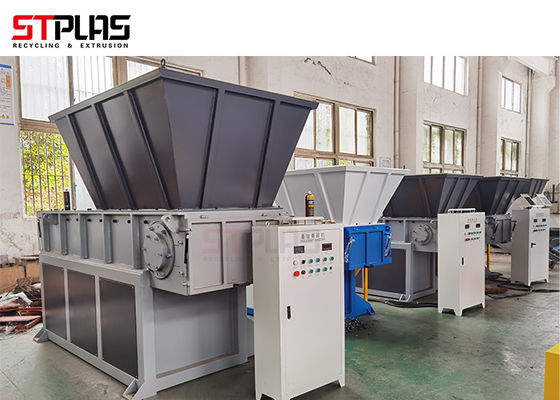 De enige Machine van de Schacht300kg/h 30kw Plastic Ontvezelmachine